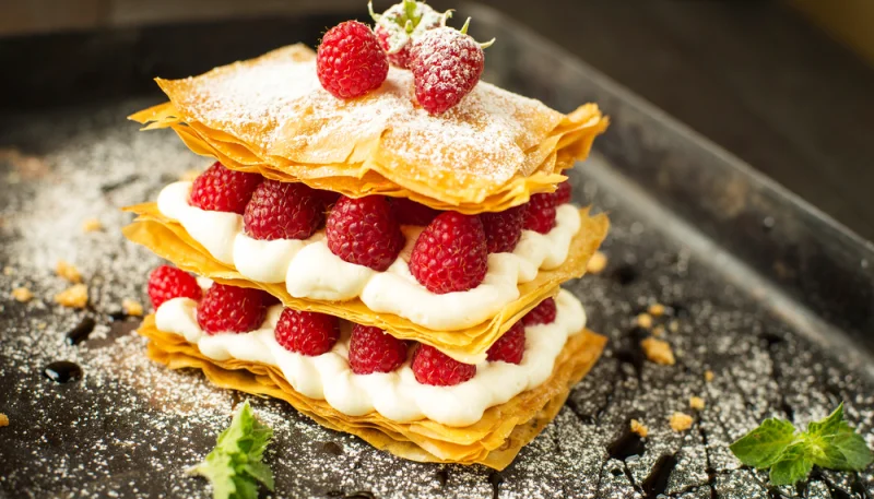 Mille-feuilles aux framboises et au miel