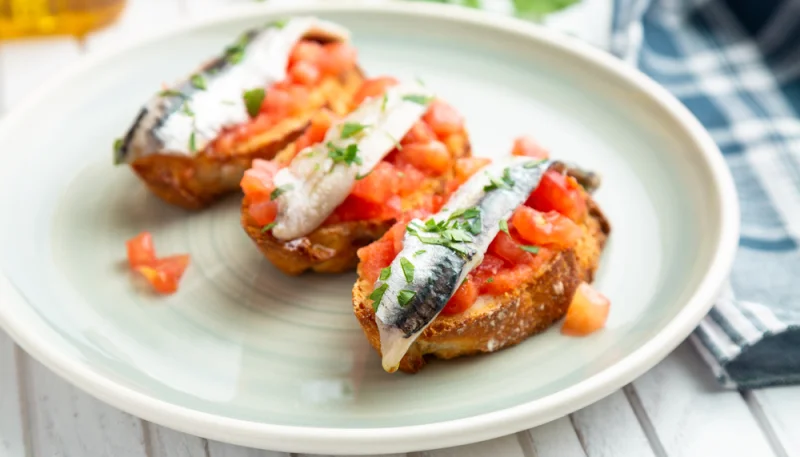 Tapas d’anchois et de tomates