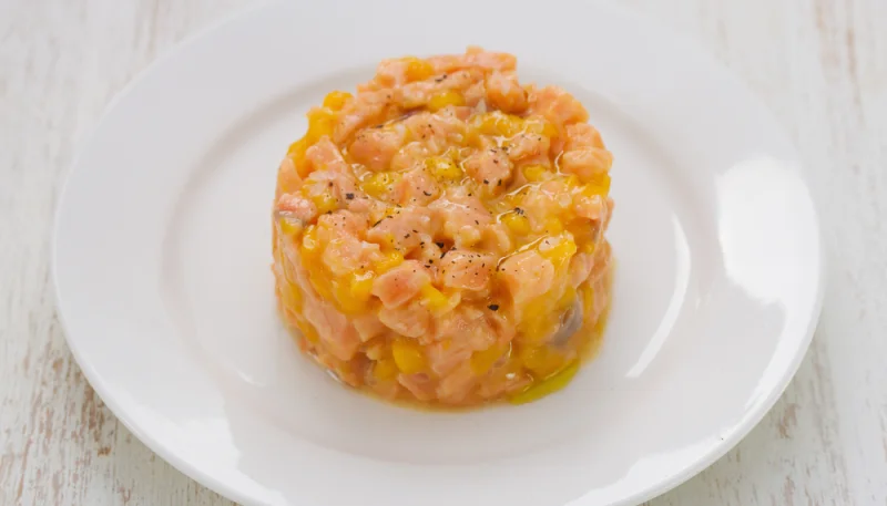Tartare de saumon à la mangue