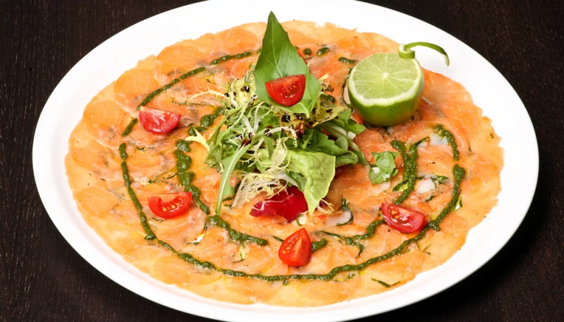 Carpaccio de poisson au pesto