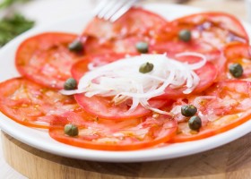 Carpaccio de tomates au vinaigre balsamique