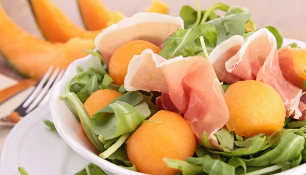 Salade melon, feta, jambon