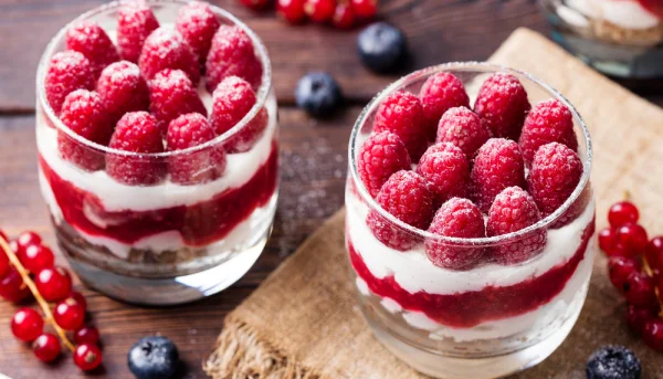 Tiramisu aux framboises et fromage blanc