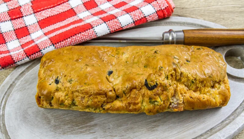 Cake au thon et olives