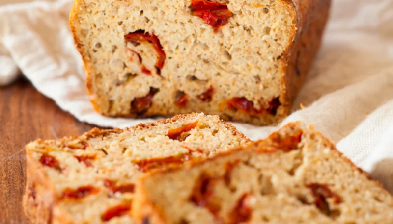 Cake au chèvre et tomates séchées