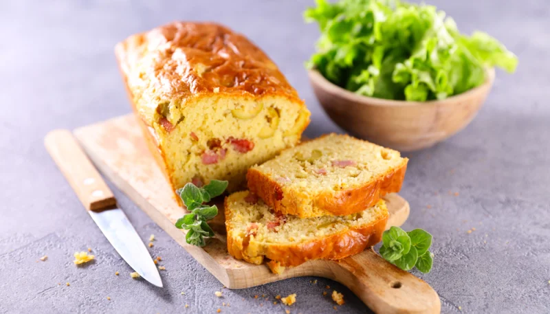 Cake courgette, chèvre et lardons