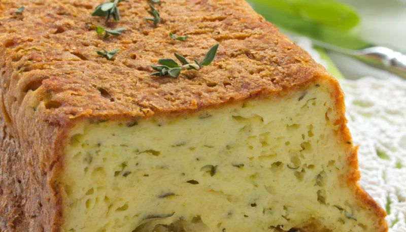 Cake à la courgette et mozzarella