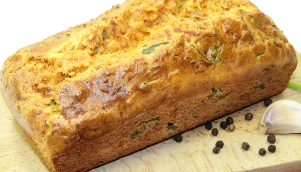 Cake au saumon et courgettes