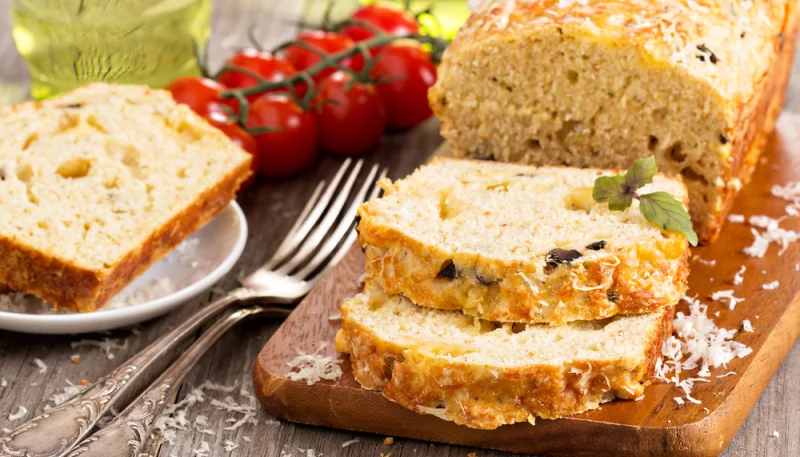 Cake aux olives et thon