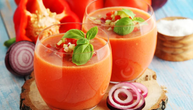Gaspacho aux poivrons et fraises