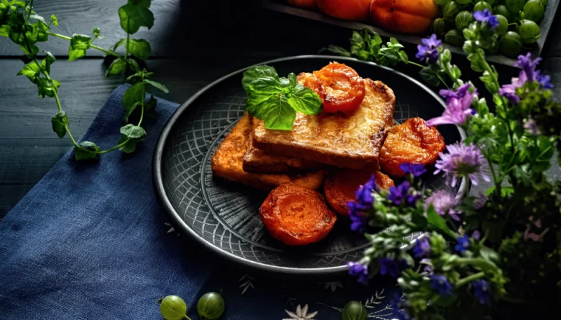 Pain perdu aux abricots rôtis