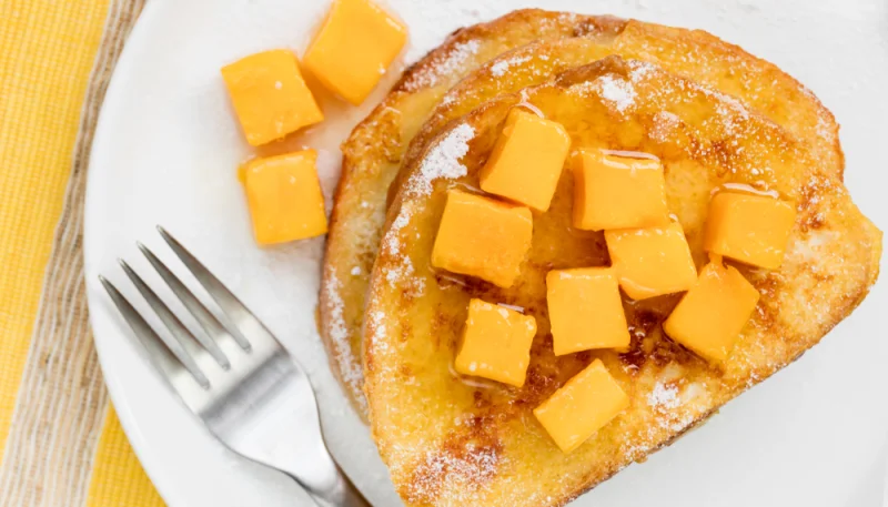 Pain perdu aux mangues et aux épices