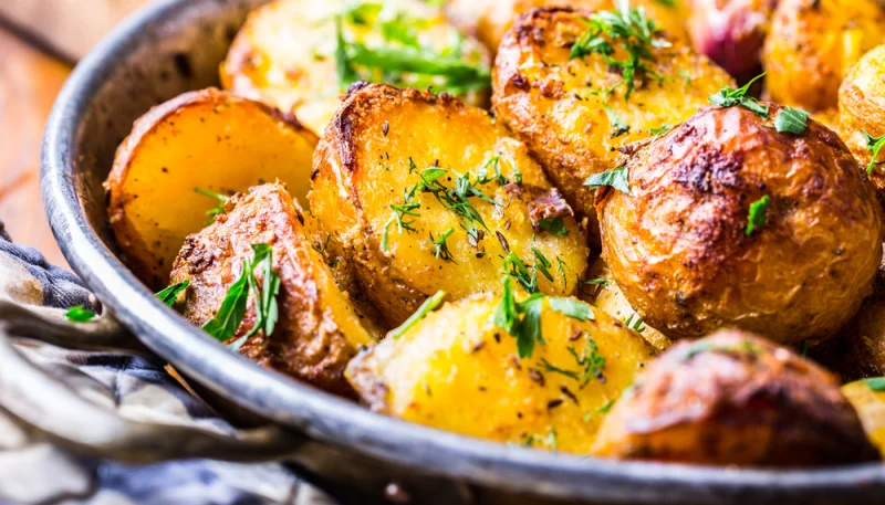 Pommes de terre aux herbes de Provence au barbecue