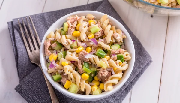 Salade de pâtes au thon et fromage frais