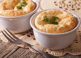 Soufflé à la polenta et aux herbes