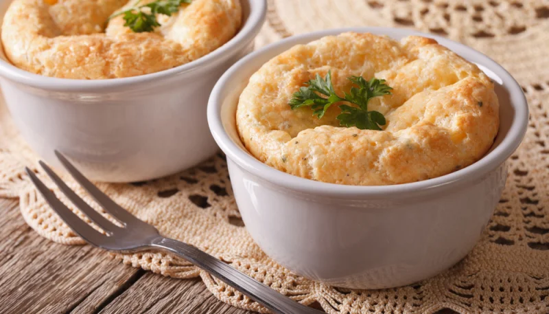 Soufflé à la polenta et aux herbes