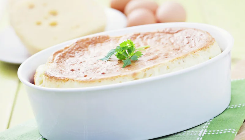 Soufflé au roquefort et au comté