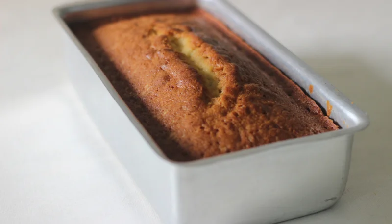 Cake au jambon, fromage et olives