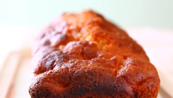 Cake aux olives, jambon et fromage