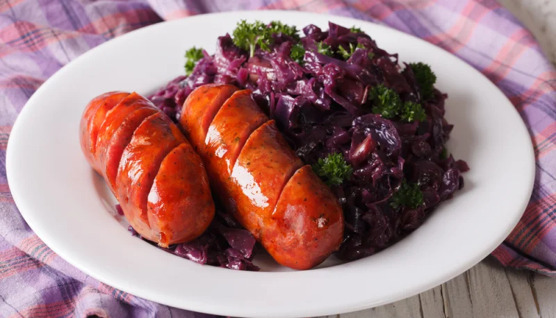 Chou rouge aux marrons et saucisses