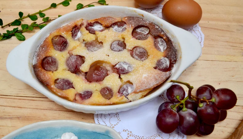 Clafoutis aux raisins et aux pommes