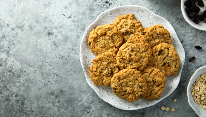 Cookies aux flocons d’avoine, raisins secs et chocolat