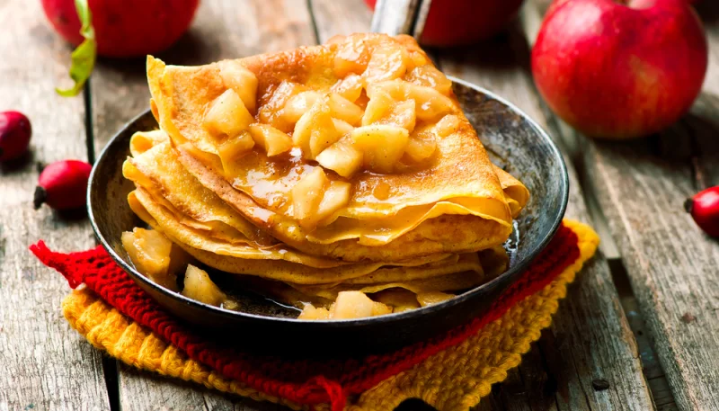 Crêpes à la crème de marrons et aux pommes caramélisées