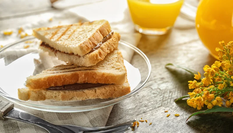 Croque-monsieur dessert à la crème de marrons et aux poires