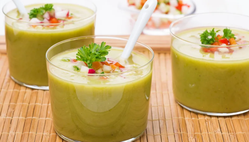 Gaspacho au chou blanc et à la pomme