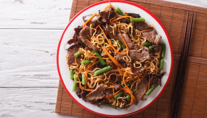 Nouilles sautées au boeuf