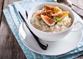 Riz au lait aux figues et aux raisins