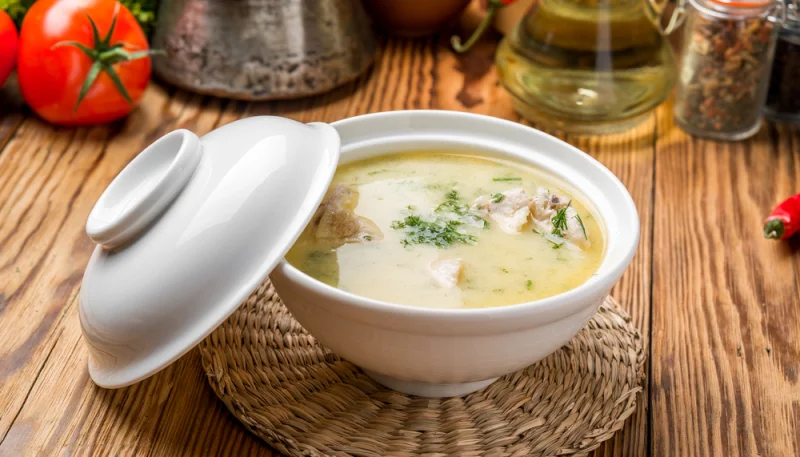 Soupe au riz, au poulet et aux champignons