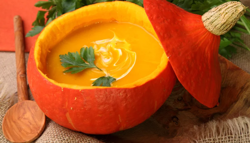 Velouté de potimarron aux girolles