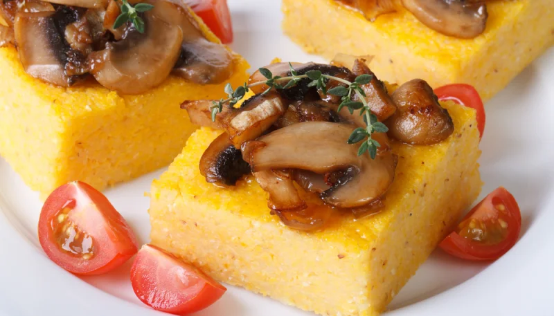 Carré de polenta aux cèpes