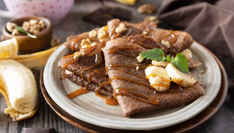 Crêpes bretonnes à la banane et au caramel