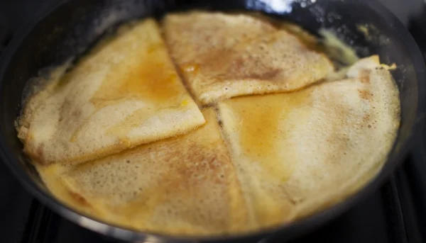 Crêpes bretonnes à la confiture de lait et au Lambig