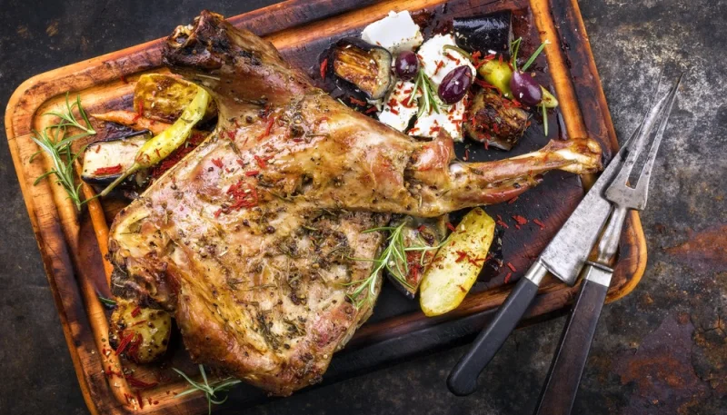 Épaule d’agneau braisé au four