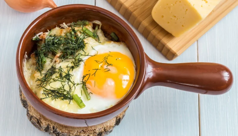 Œuf cocotte à la truite fumée et à l’aneth