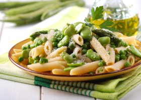 One pot pasta aux légumes de printemps et parmesan