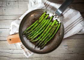 Asperges vertes à la poêle