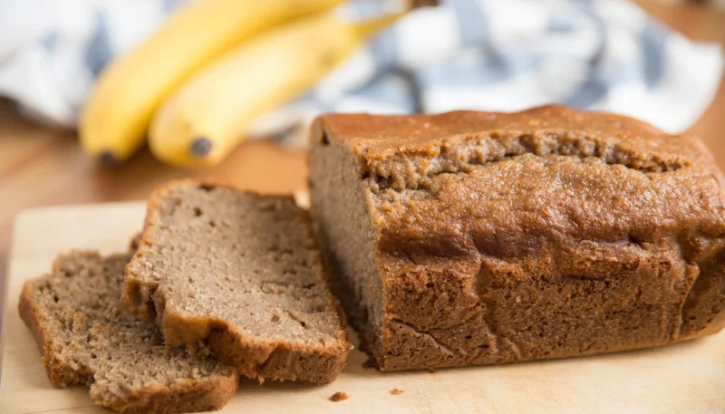 Cake à la banane et au jus de citron