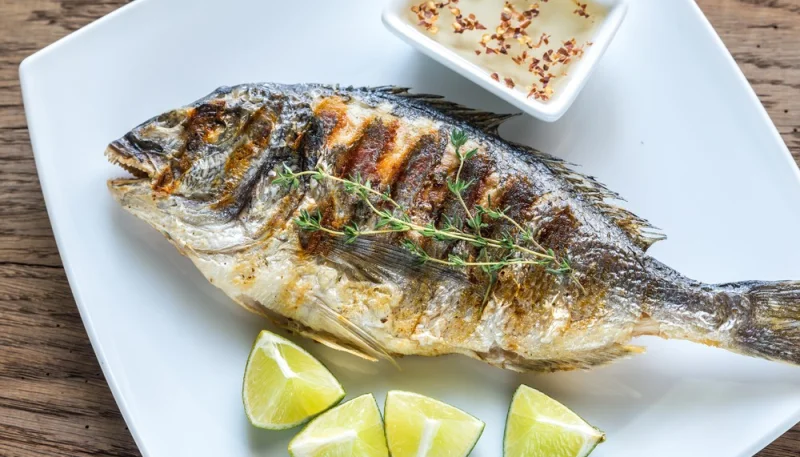 Daurade grillée aux herbes