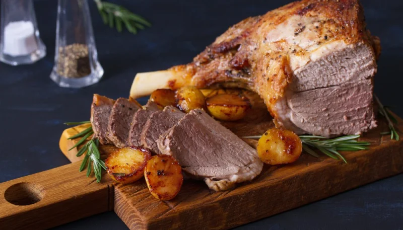 Gigot d’agneau au cidre et au miel