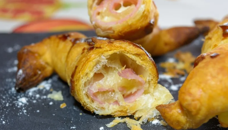 Mini-croissants au jambon