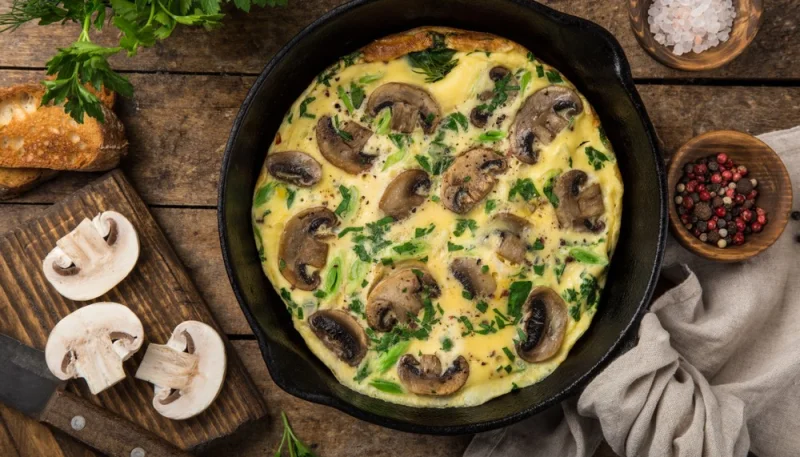 Omelette aux champignons de Paris