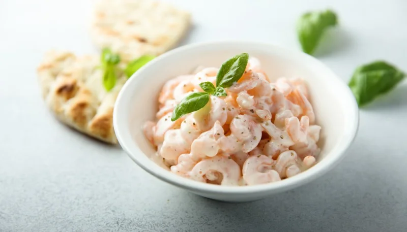 Salade de coquillettes aux crevettes