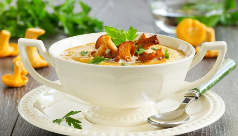 Soupe de potiron aux girolles