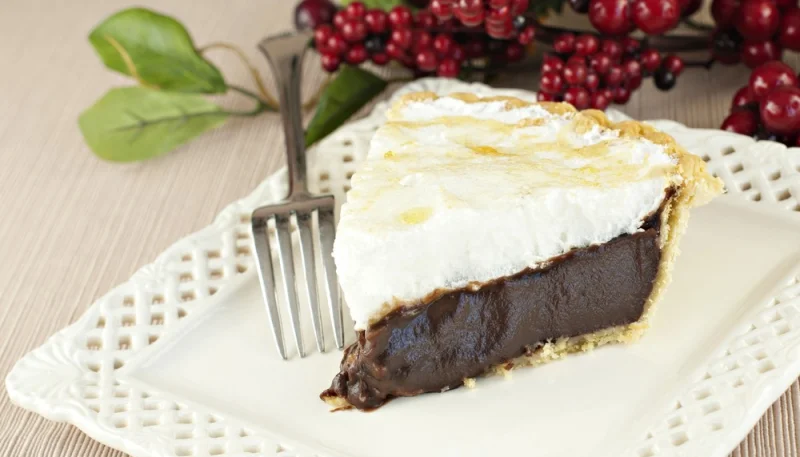 Tarte au chocolat et meringue au café