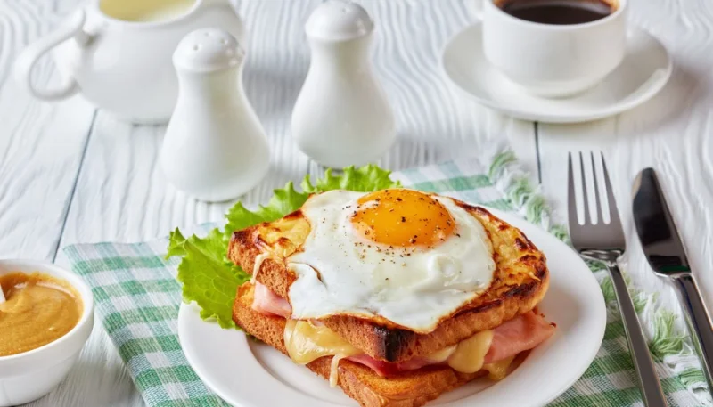 Croque-madame au four