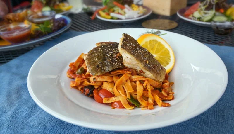 Pâtes au cabillaud et tomates confites